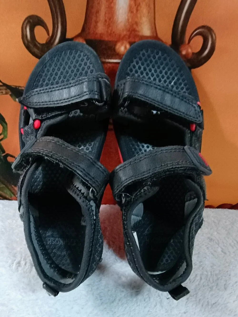 VGUC Kids OshKosh B'gosh Sz 12 Black & Red Harbor Outdoor Sport Water Sandals